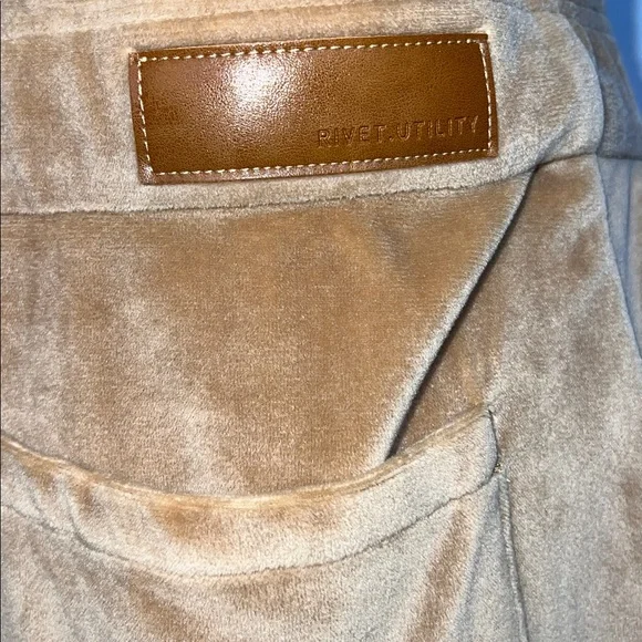 💖NWT RIVET UTILITY ICON VELOUR JUMPSUIT IN CAMEL COLOR SIZE L(10-12) - Picture 10 of 16